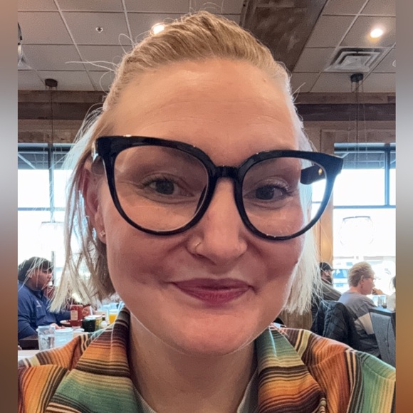 Meet your Posher, Mary - Picture 2 of 4